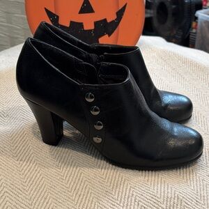 Elegant Black Women's Heeled Shoes